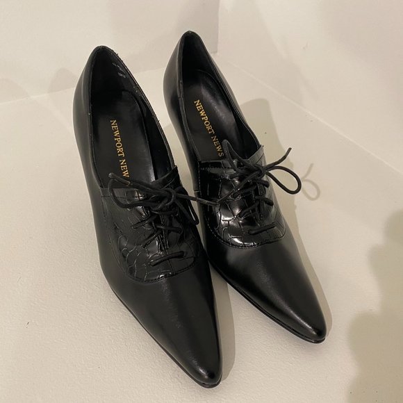 Newport News Shoes - Newport News Shoes Black Croc Lace Up Pump Size 8